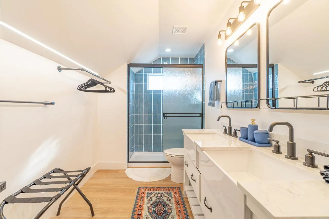 Luxury 4-Bed Home In Riverside Heights! Reno