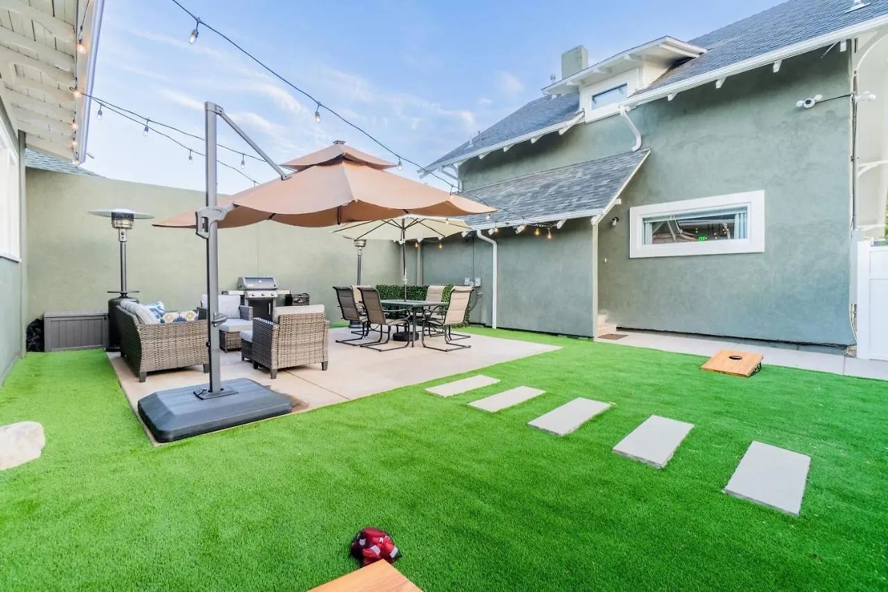 Luxury 4-Bed Home In Riverside Heights! Reno Apartment